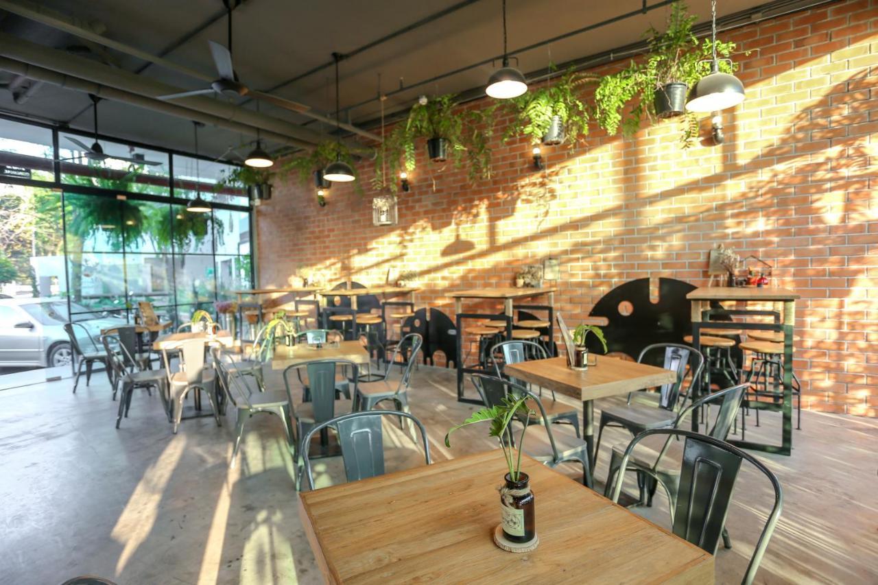 Get Zleep Premium Budget Hotel Chiang Mai Exterior photo